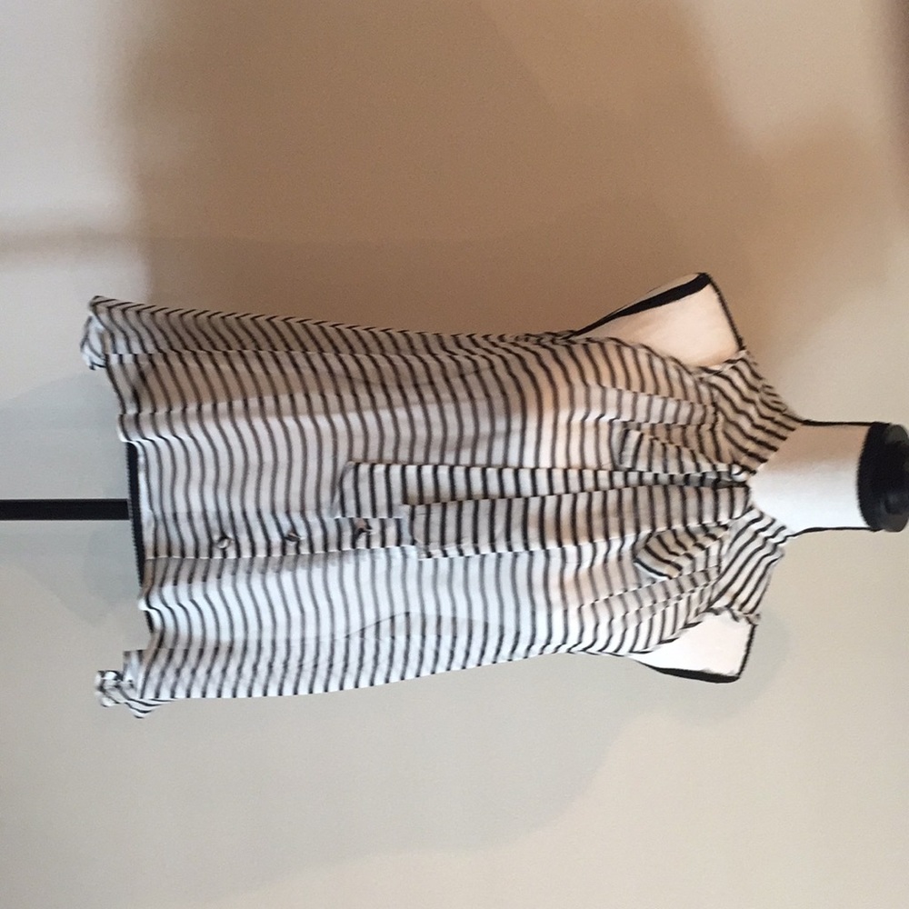 Elizabeth & James top